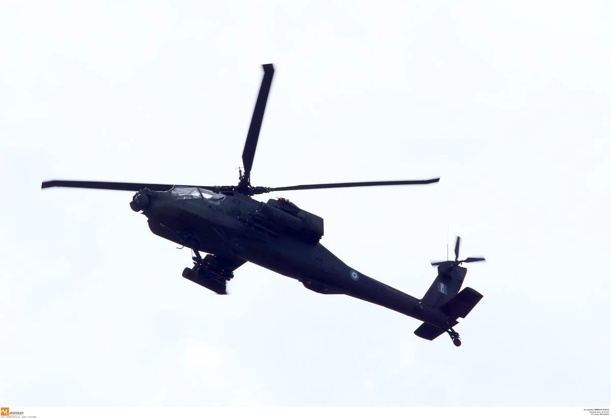 Ξεκίνησε και επίσημα το 7ο Kavala AirSea Show με την εντυπωσιακή εμφάνιση του «Απάτσι» τύπου AH-64A